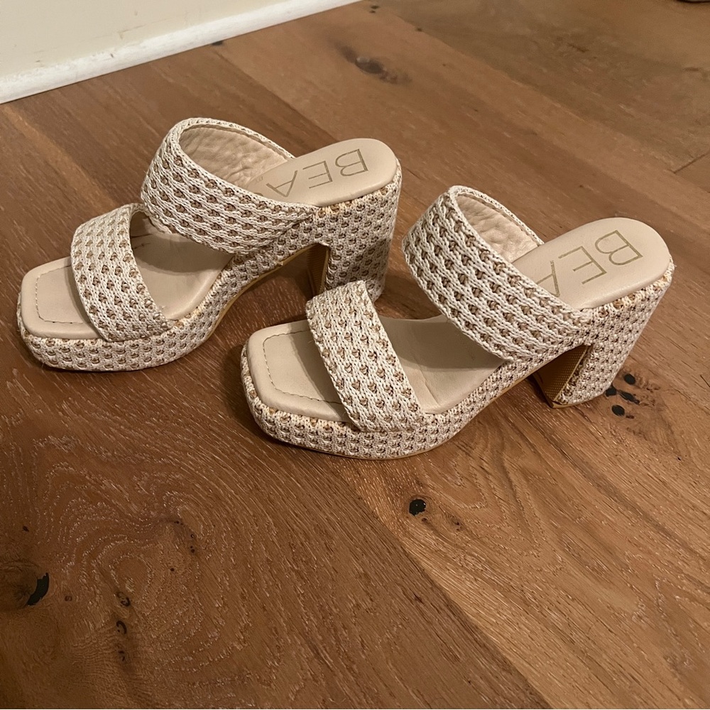 BEACH by Matisse Gem Platform Block Heel. Size 8.